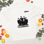 Camiseta ENHYPEN diseño manga, foto de modelo